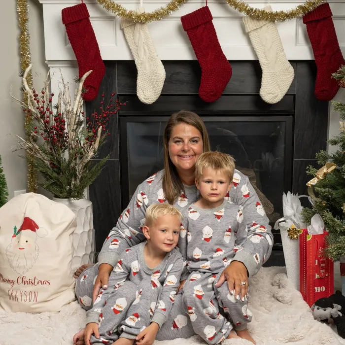 Women’s Jogger Pajama Set - Gray Santa